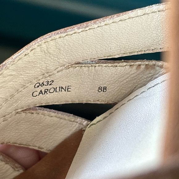 Coach Caroline Leather Wedge Sandal Size 8B
Beach Summer Vacation Rare Beaded - Picture 14 of 15